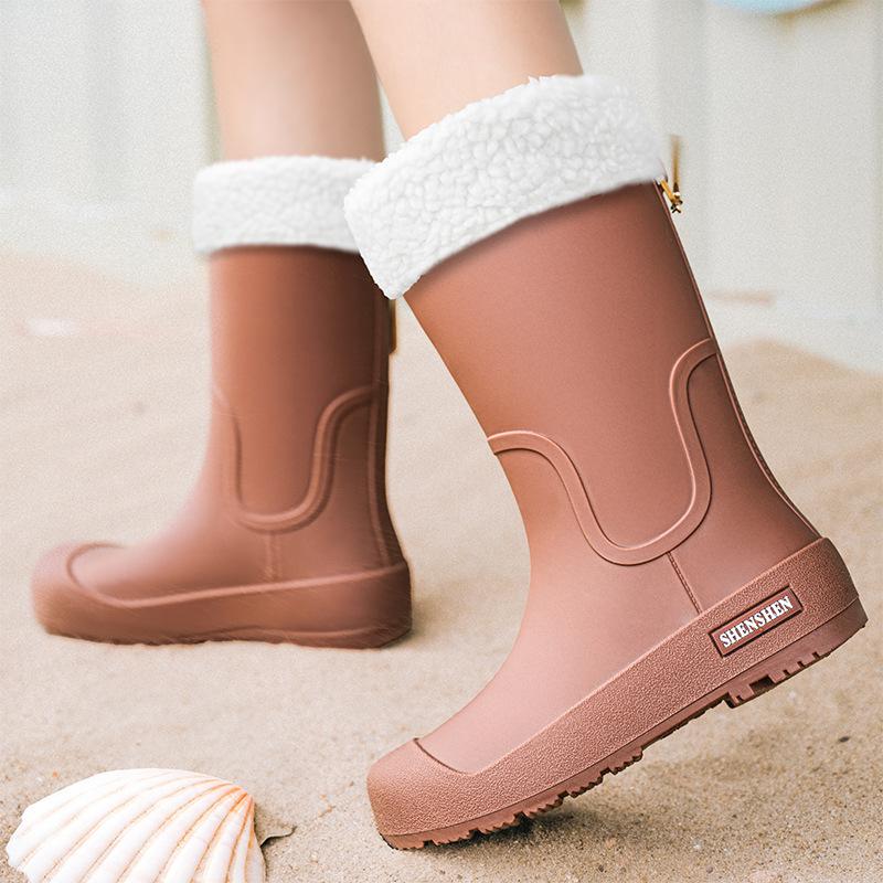 New Japanese and Korean Medium and High Rain Boots for Women, Wearing Velvet Warm, Non-slip and Waterproof Fashionable Women's Rain Shoes