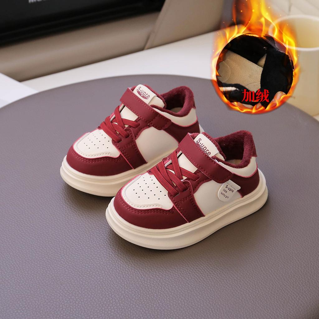 Autumn and winter baby sports shoes fleece warm new boys and girls board shoes two cotton warm versatile girls shoes