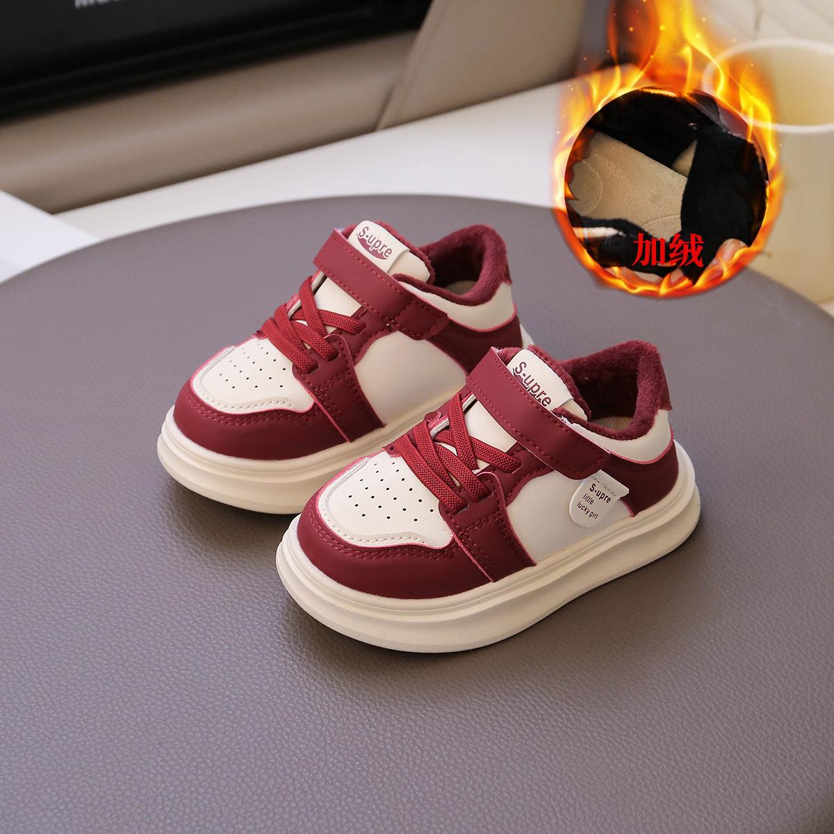 

Autumn and winter baby sports shoes fleece warm new boys and girls board shoes two cotton warm versatile girls shoes 22 красный