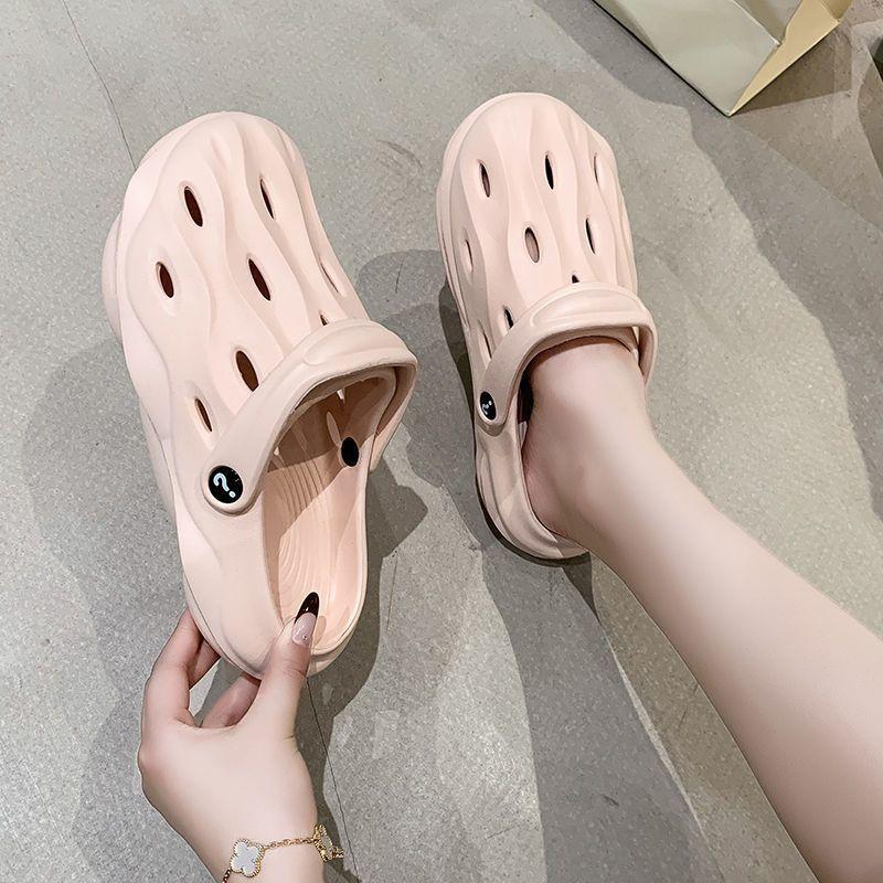 2025 Summer New Hole Shoes Women's Summer Wear Fashion Beach Platform Non-slip Sandals Bag Head Half Slippers Women