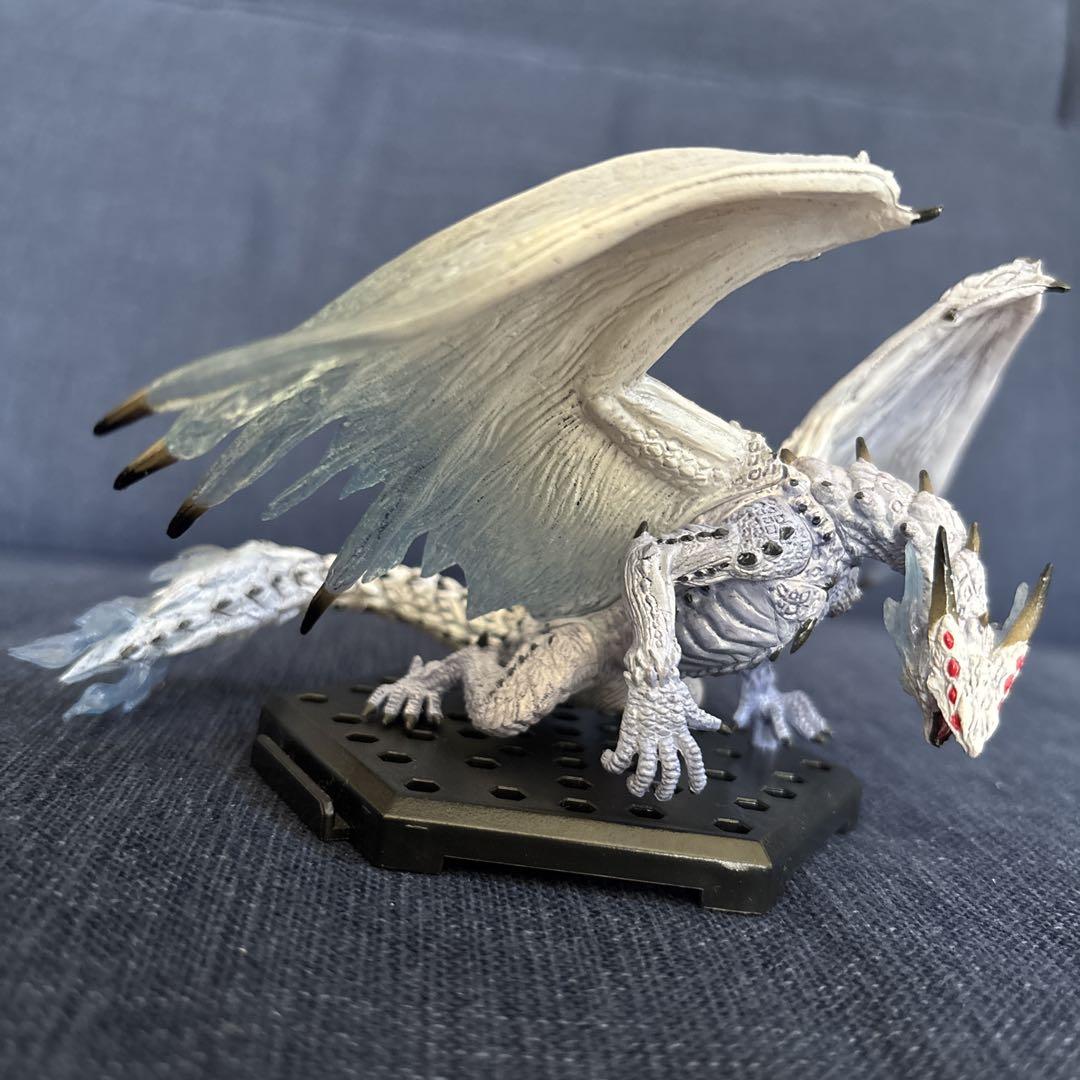 

[USED] Monster Hunter Standard Model Xeno jiiva Figure