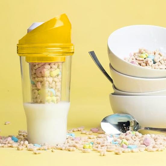 Portable Cereal Cup Dual Compartment Leak-Proof Container for Milk Cereal BPA-Free Plastic To-Go Breakfast Cup for Commuters Students