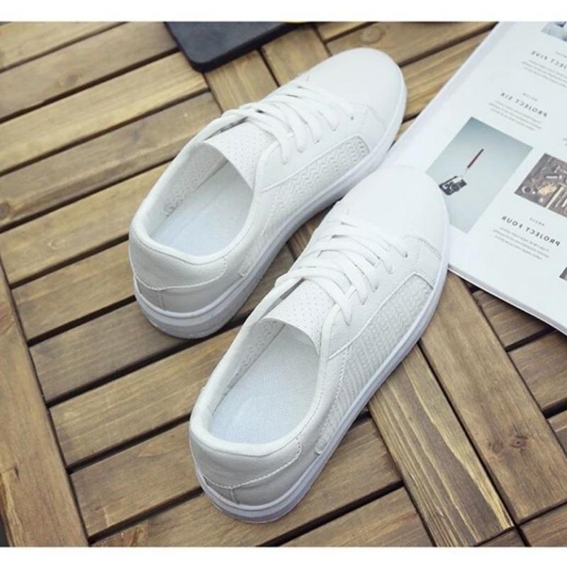 Fashion White Shoes Women's 2025 Spring and Autumn New Women's Shoes Student Flat Trendy Shoes All-match Sports Casual Sneakers