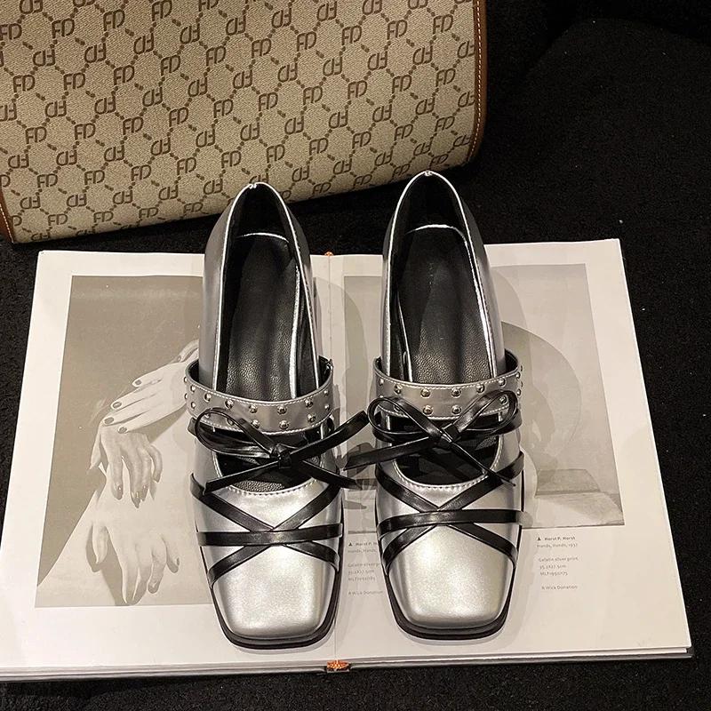 

Мода 2024 года, роскошные женские туфли Мэри Джейн с квадратным носком и бантом, балетки из натуральной кожи с плоским дном и заклепками на поясе 35 серебряный