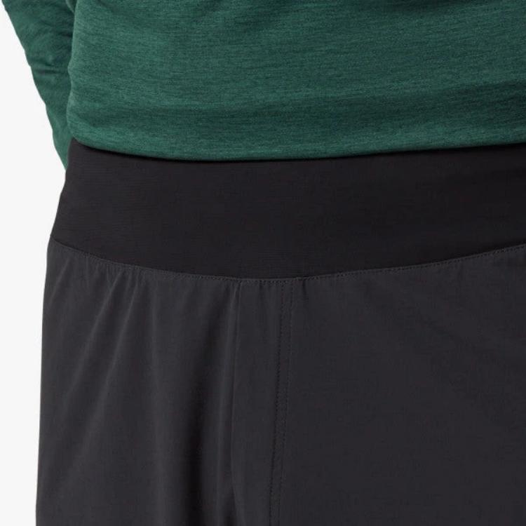 On Running Lightweight Shorts Fashi Versatile Simple Casual Shorts Men shorts Black 125.00133