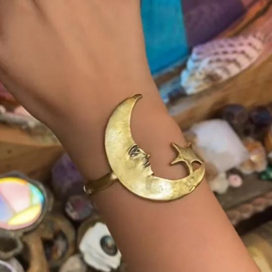 1/2Pcs Golden Star Moon Arm Cuff Bracelet Opening Adjustable Bangle with Irregular Hammer Texture Stackable Armband