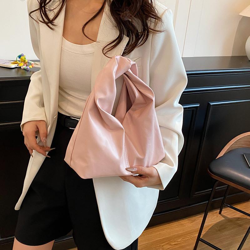Street Style Cloud Bag Pu Material With Magnetic Closure For Casual Daily Use
