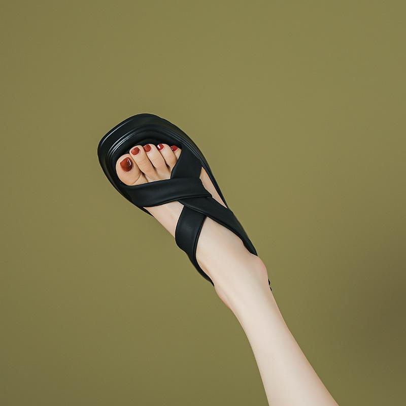 Platform sandals women's summer 2025 new Roman style muffin shoes casual outdoor sports cool slippers beach shoes