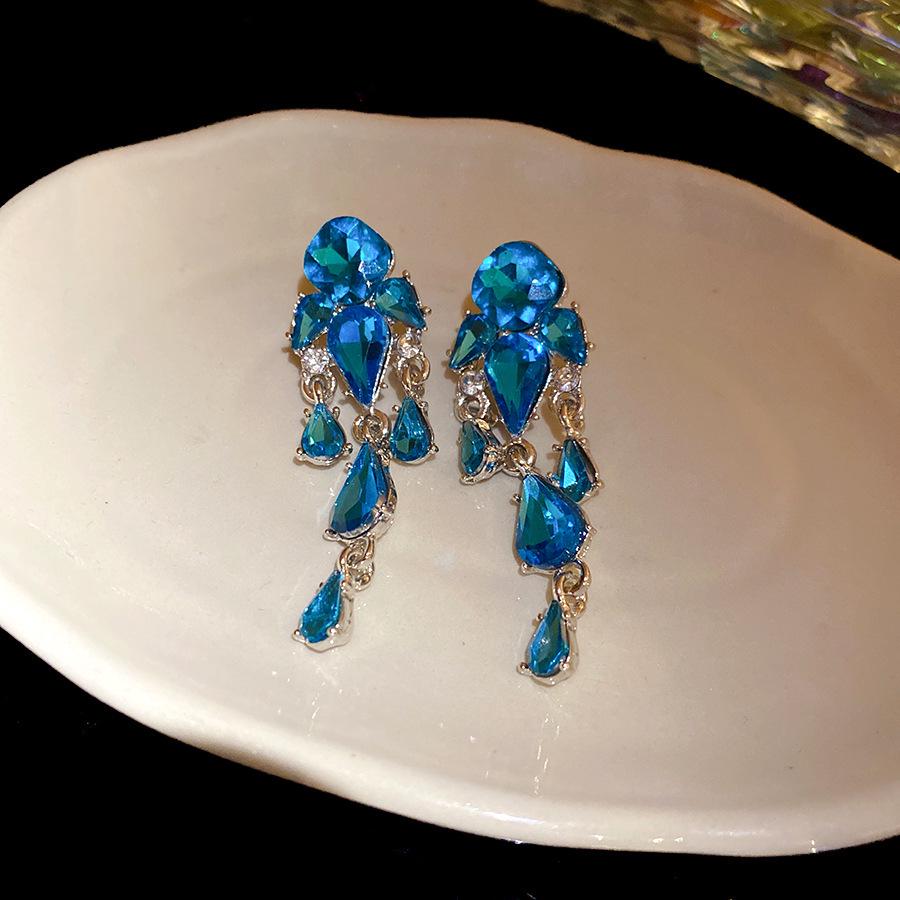 Silver Needle Rhinestone Water Drop Tassel Earrings: Elegant, High-End Fashion Accessory for Women.