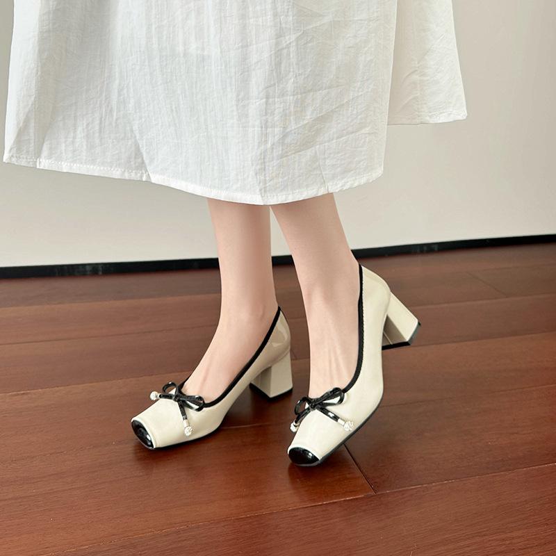 Retro pig nose color matching ballet shoes women's bow silver outer wear light mouth thick heel square head Mary Jane shoes