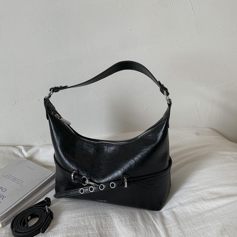 

Женская сумка 2025 осень и зима новая ретро на плечо сумка-мессенджер украшение ремнем простая повседневная сумка подмышку оптом