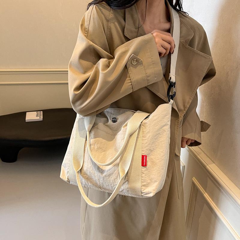 Canvas Bag Women's Tote Bag Shoulder Bag College Student Casual Handbag Commuting Large Capacity Tote Bag Multi-pocket