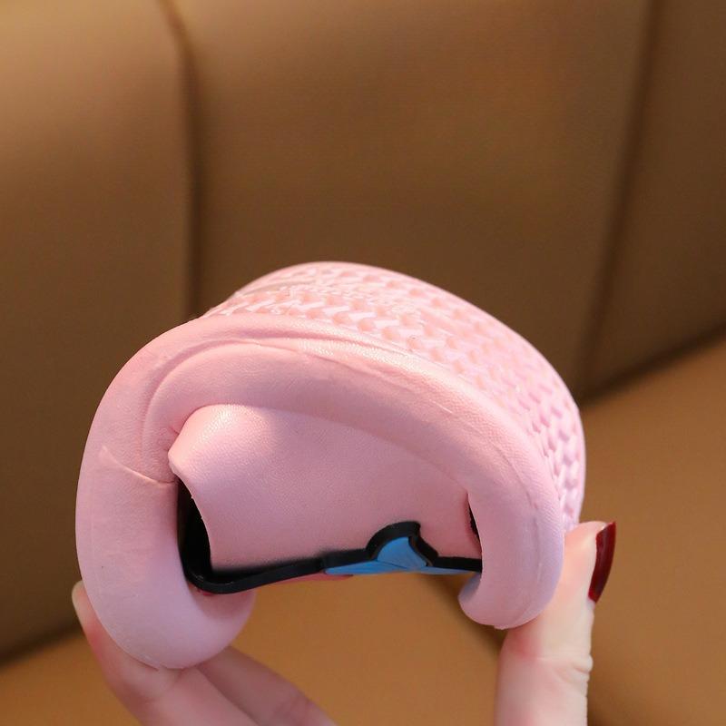 Anti-slip Thick-soled Girls' Slippers for Indoor Use. Cute Girls' Cool Shoes.