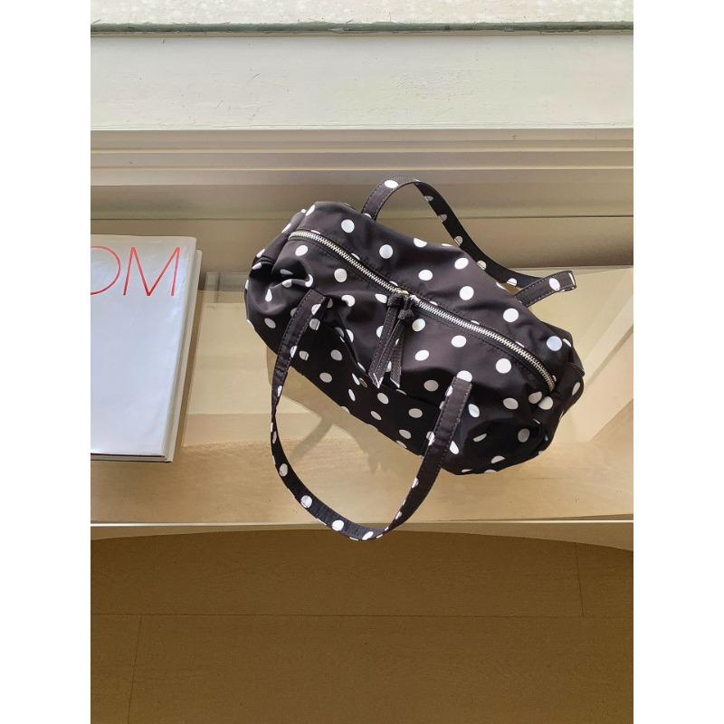 

Cute style black and white polka dot bag large capacity shoulder bag new casual versatile nylon handbag women чорний