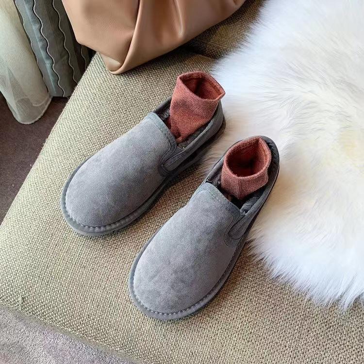 

Autumn and winter new snow boots women s Martin short boots large size cotton shoes student warm velvet shoes 41 серый