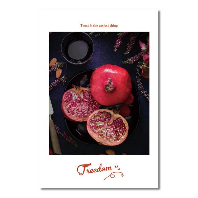 

Современная мода постер с фруктами, черный, красный фон, золотая цитата, картина, настенное искусство, печать на холсте для декора гостиной, спальни 21*30cm