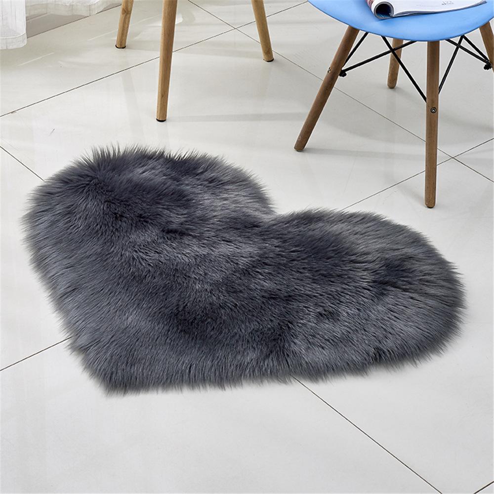 2025 Faux Wool Heart-Shaped Rug and Blanket for Living Room