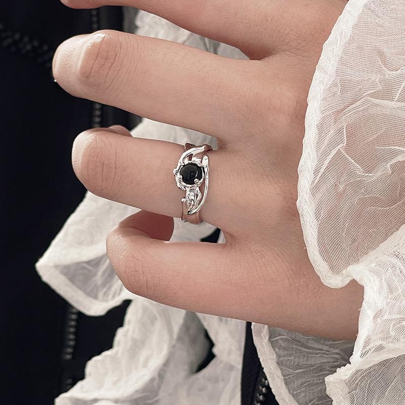 Ring Texture French Irregular Cold Wind Black Zir*****Pening Personality Niche Design High-End Female