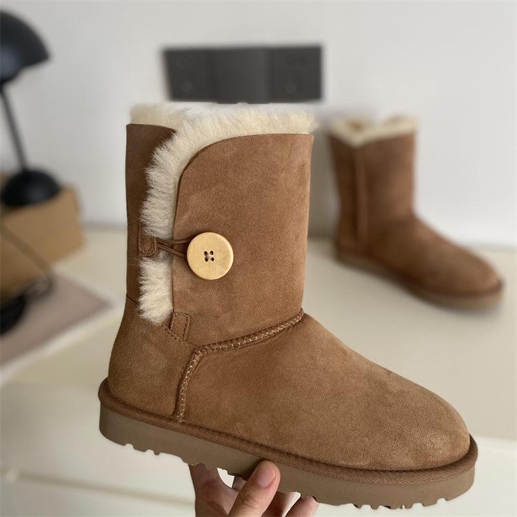 Henan Sangpo snow boots women's winter new medium tube sheepskin fur integrated fleece thickened warm snow cotton shoes
