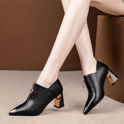 Bottes nues à talons hauts sexy 2024 Chaussures de mode pour femmes Chaussures carrées noires à fermeture éclair en cuir pour femmes Chaussures à bout pointu en métal Chaussures de mariage