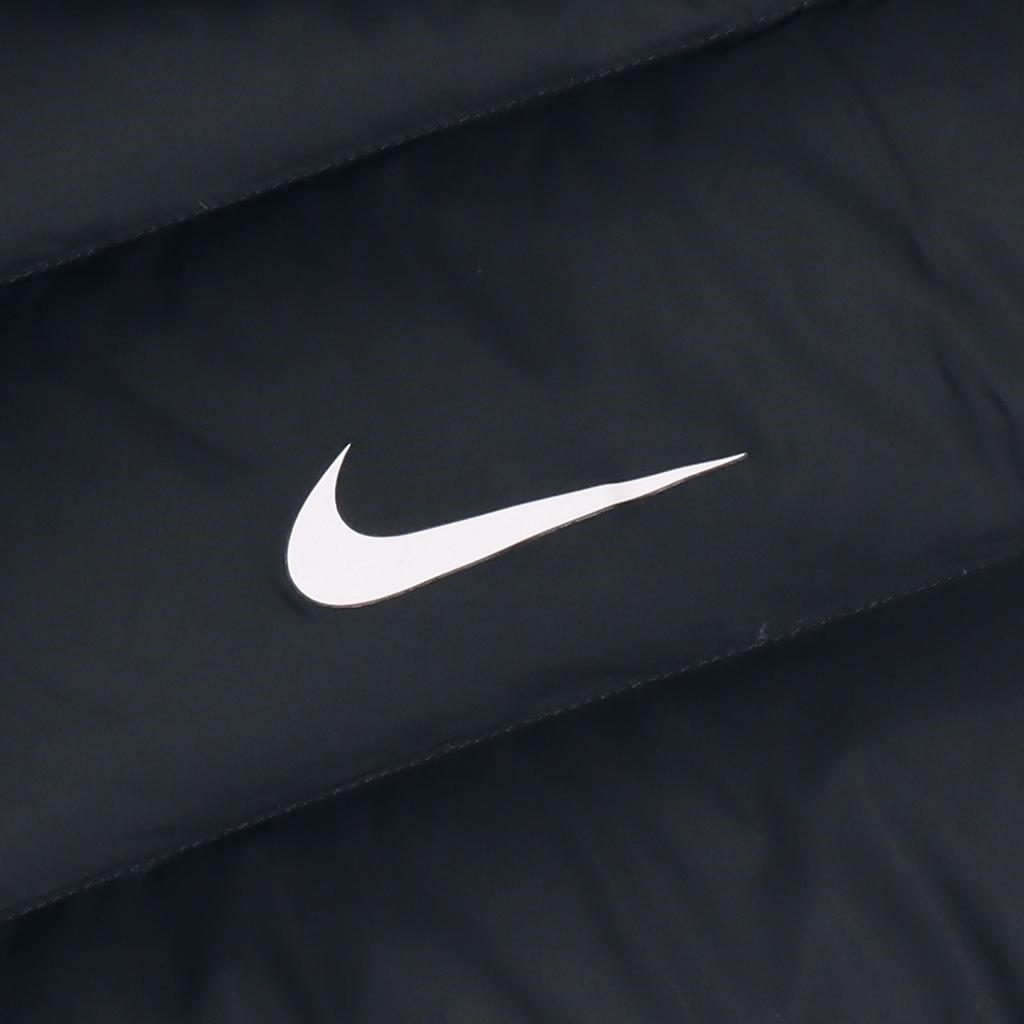 Nike Sportovní oblečení Windrunner Péřová lehká bunda s kapucí Dámská bunda Černá CU5095-011
