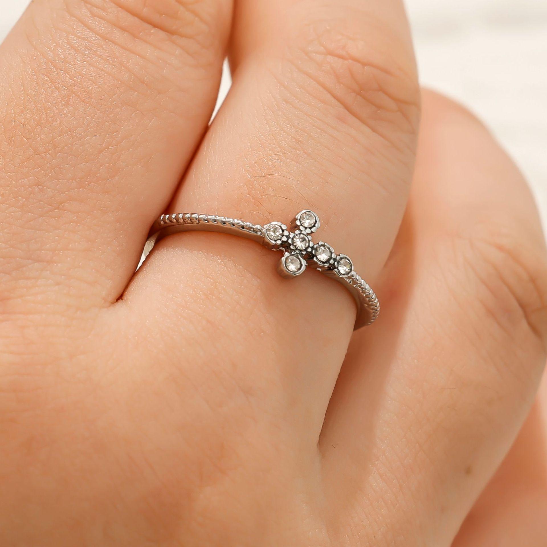 

Европейская и корейская мода простое повседневное кольцо женское инкрустированное бриллиантами циркон изысканное высококлассное женское кольцо No. 10 серебряный