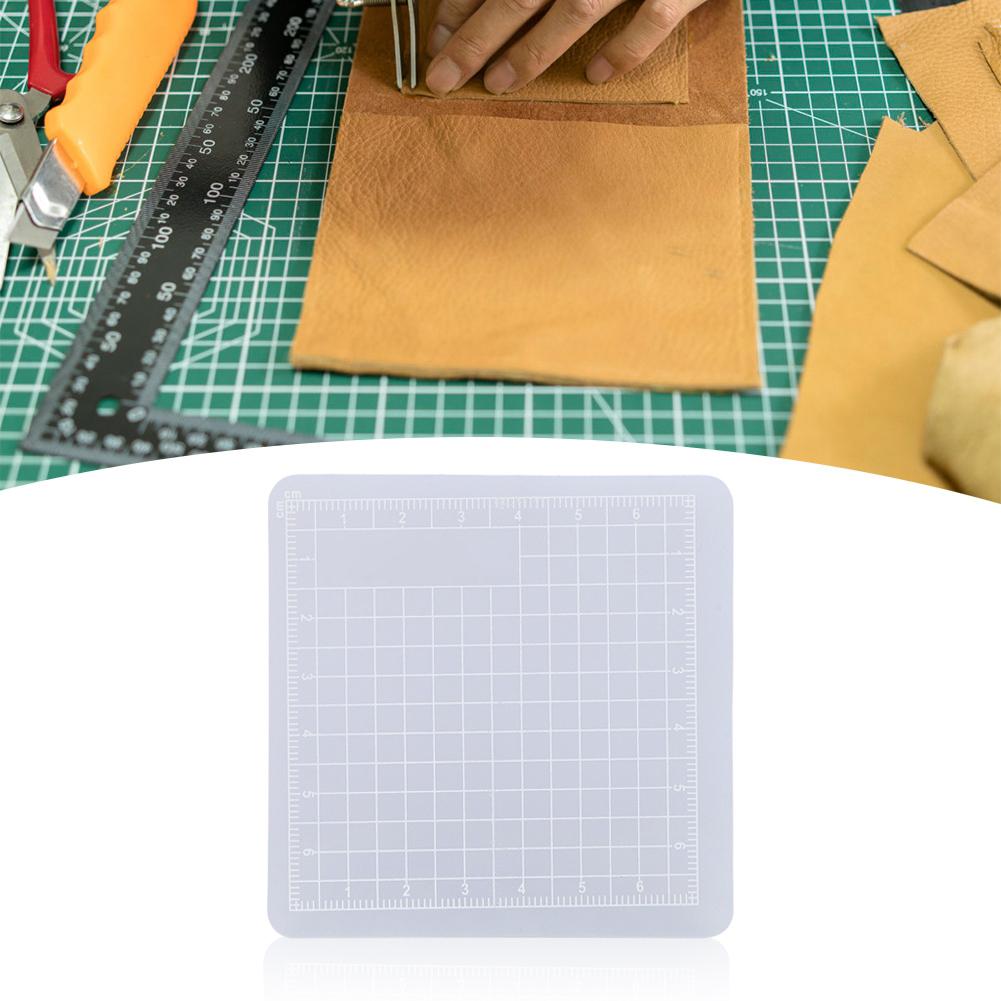 

3 шт. Полупрозрачный коврик для резки Нескользящая доска для резки Коллекция для рукоделия Инструмент ручной работы для наклейки(15 x