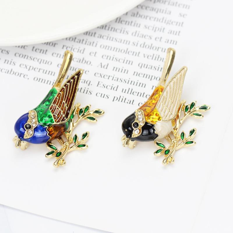 Bird Brooch New Oil Drop Painting Simple Fashion Brooch Pin Suit Temperament Alloy Pearl Neckpin Jewelry