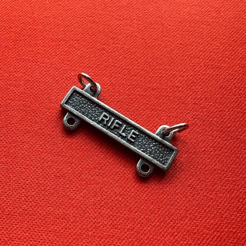 

US Public Issued USGI Rifle Skills Badge Pendant