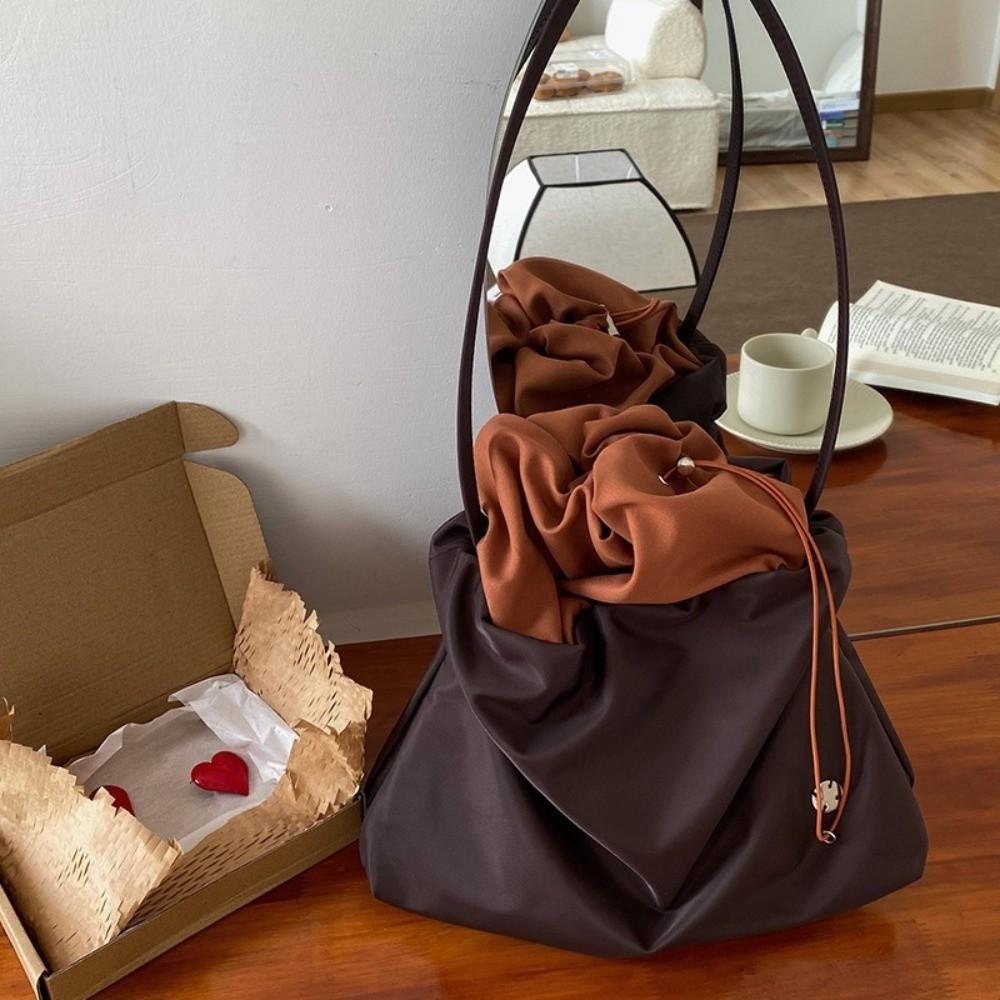 Soft Surface Cloud Shaped Shoulder Bag Nylon Large Capacity Crossbody Bags Cloud Shaped Double Strap Women's Tote Bag