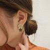 Fashion Elegant Daisy Flower Stud Earrings for Women Red Yellow Color Sweetheart Symmetrical Earring Holiday Party Jewelry Gifts