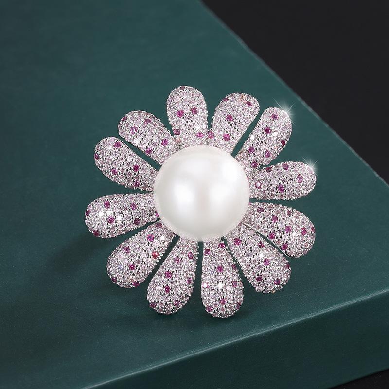 

Jewelry Copper Bottom Gold-Plated Inlaid White Freshwater Beads Exaggerated Large Flower Ring Pendant Set 14Mm