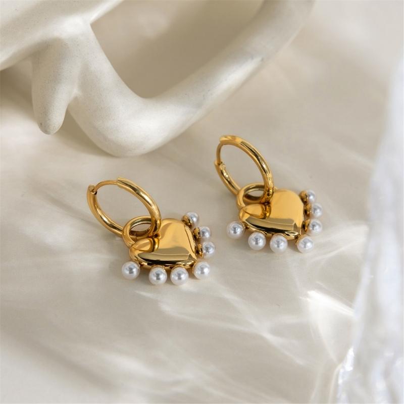 Delicate Heart Earrings Fashion Ear Accessory Unique Heart Jewelry Pendant Earrings Present for Modern Enthusiasts