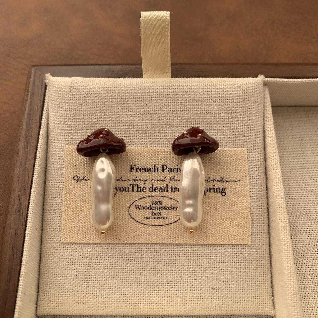 Simple Burgundy Enamel Stud Earrings Cute High Sense Versatile Sweet Romantic Niche Earrings Autumn And Winter