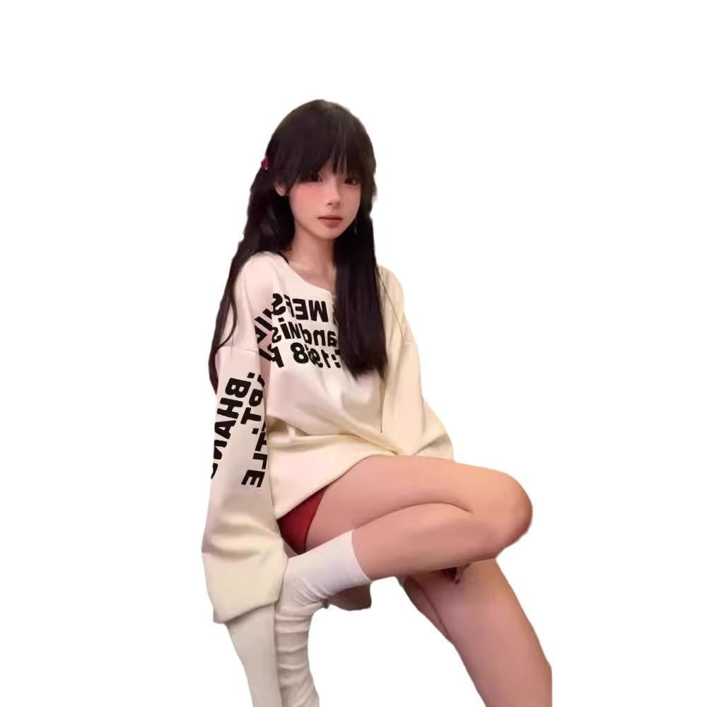 Mikina s potiskem písmen pro ženy na podzim a zimu Nový volný design s odhalenými rameny Top s dlouhým rukávem