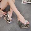 Dámské Sandály Letní móda nová kožená přezka pásek na zápěstí kovová ozdoba platforma sandály na vysokém podpatku speciálního tvaru 1076 série LFD