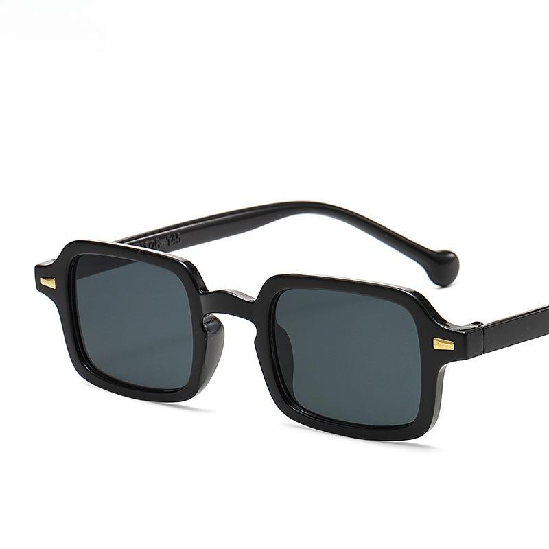 Lightweight Comfortable Durable High Quality Retro Designer Style Stylish Riveted Square Shaped Women Sun Glasses