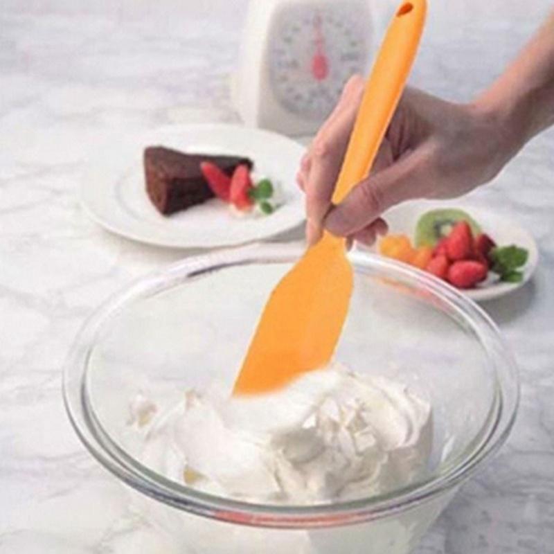 1 buc. Spatulă pentru smântână pentru unt