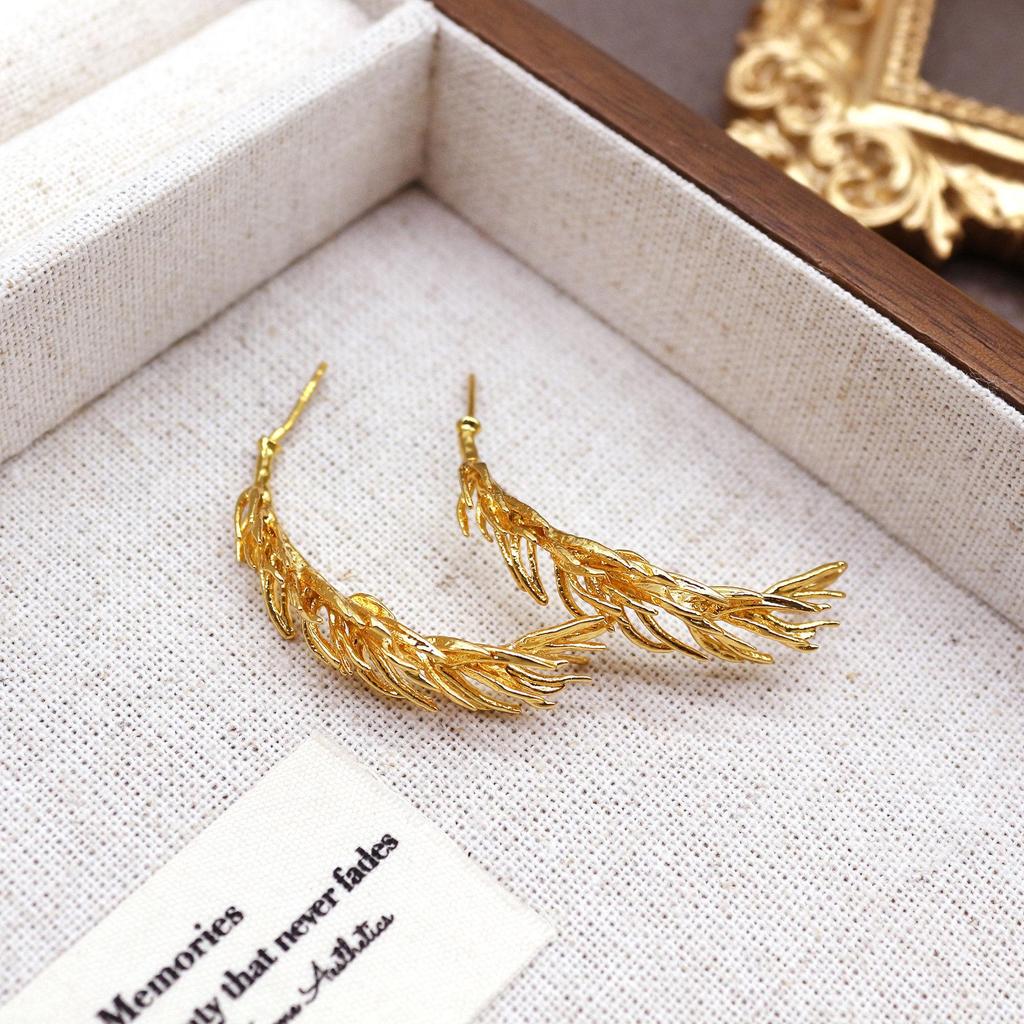 Versatile Wheat Ear Studs: High-End, Luxurious Earrings with Unique Design for Women