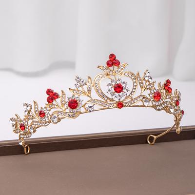 The Bride's Crown A Popular Wedding Headpiece In Europe and America Is A Baroque Bride's Crown Accessory with Leaves and Diamonds