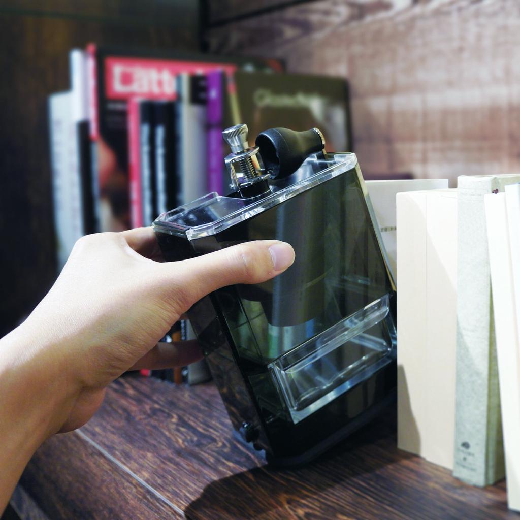 Hario Hand Grinding Coffee Mill Clear Coffee Grinder Black MXR-2TB