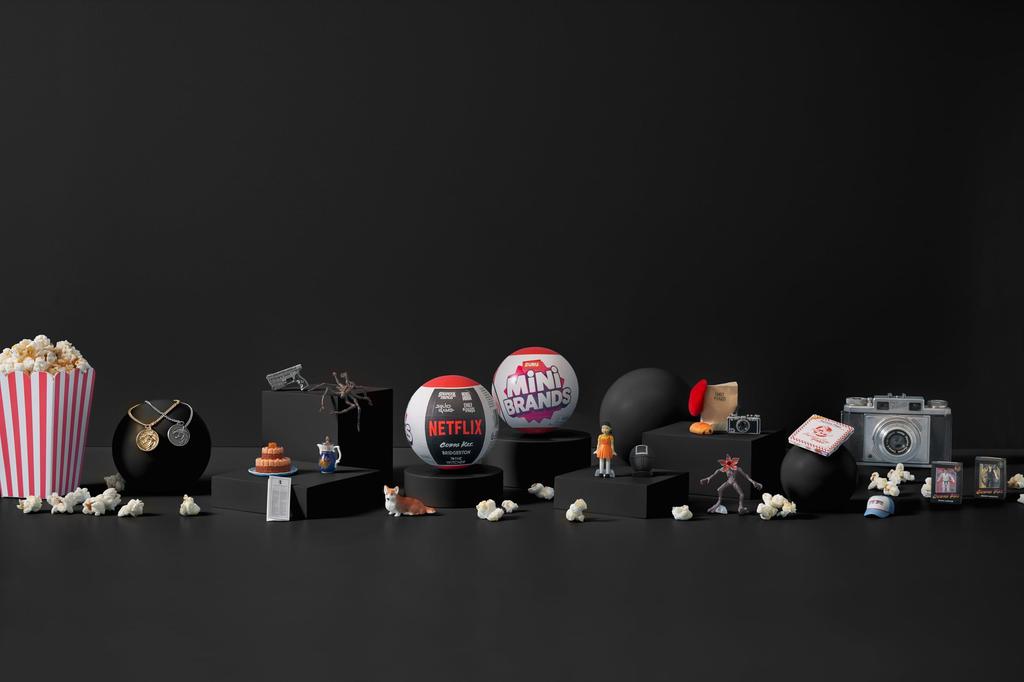 ZURU Mini Branded Netflix Capsule, Surprise Toy with Collectible Minis, Blind Packaging, Iconic Minis Themed to the Show (2 Capsules).