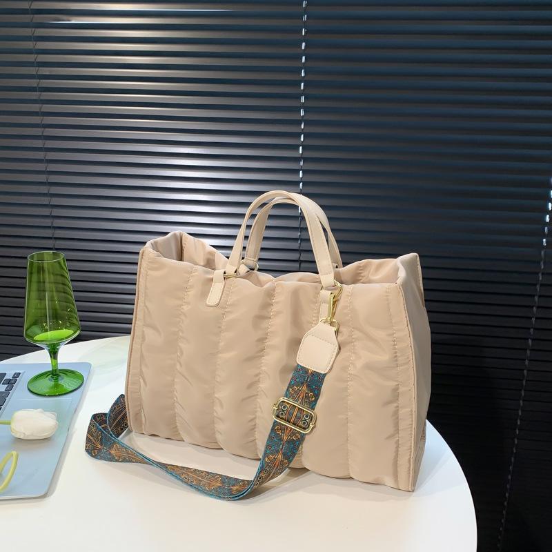 Large-capacity Bag - Stylish Commuter Shoulder Bag for Carrying on The Go One size хаки