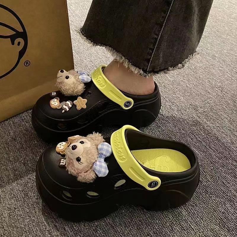 

Туфли с дырочками женские летние новые на толстой подошве нескользящие модные мультяшные милые пляжные крутые шлепанцы 40-41