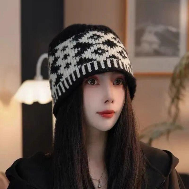 Korean Internet Celebrity Blogger Rhombus Jacquard Knitted Hat Women's Winter Thickened Warm Pullover Hat Cold Ear Protection Wool Hat