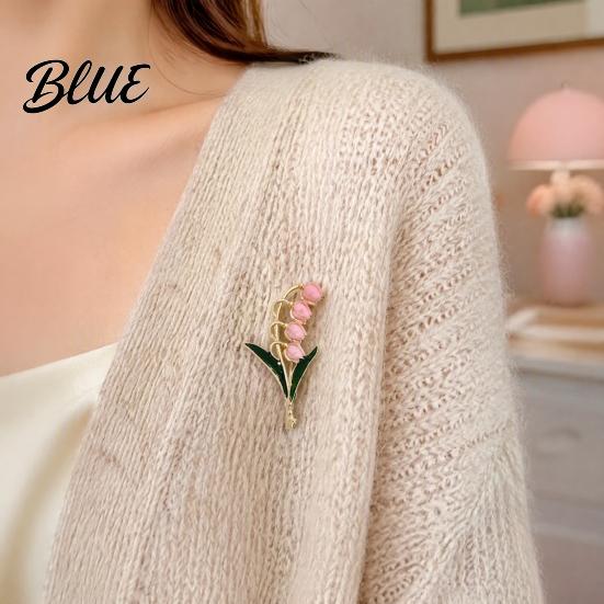 Plant Theme Brooch Flower Pin for Women Golden Plated Floral Lapel Decorative Pin Retro Blossom Badge Jewelry Daily Wear Parties Vintage Botanical
