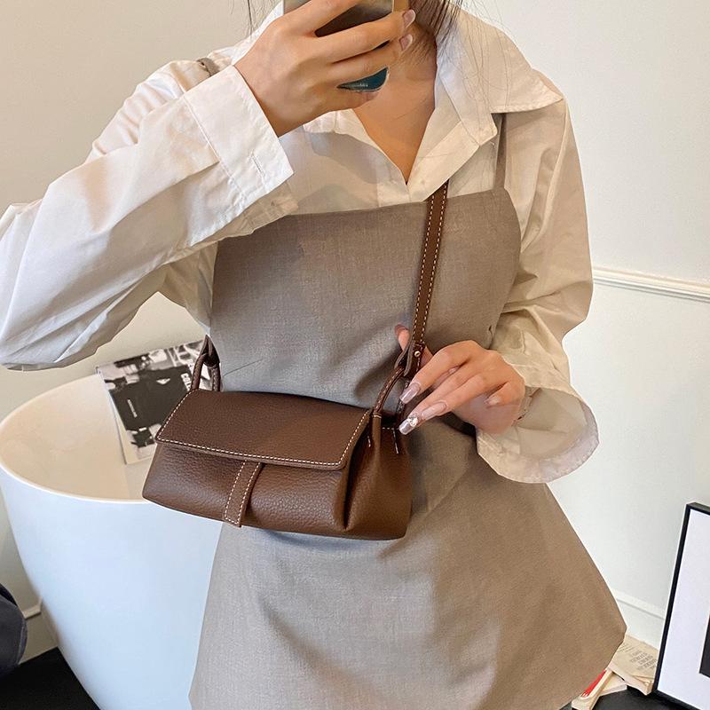 Korean version of simple and versatile women's messenger bag 2025 summer new commuter shoulder bag fashionable small square bag