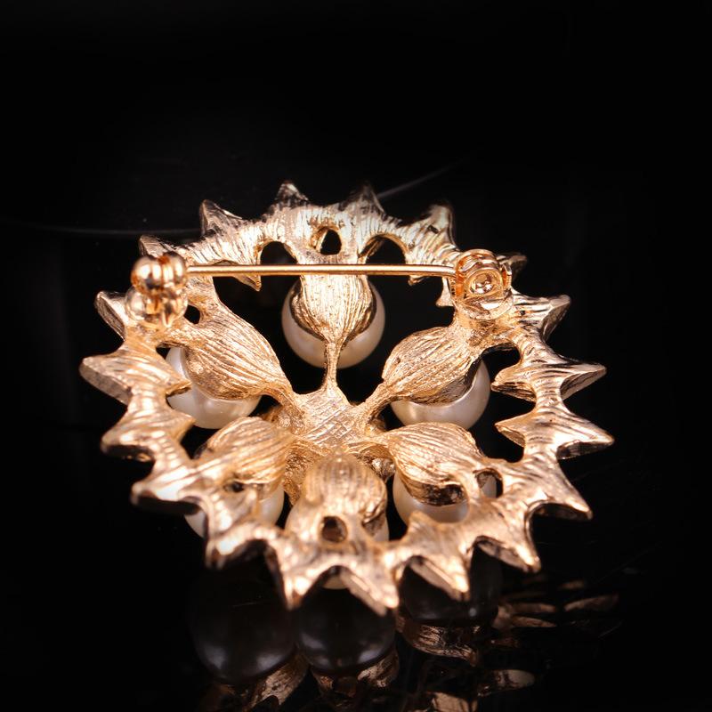 Kristallperle Dreidimensionale Kranzartige Brosche Korsage Damenaccessoires Exquisite Hypoallergene Luxus Emaille Brosche Langanhaltende Farbe Geschenk