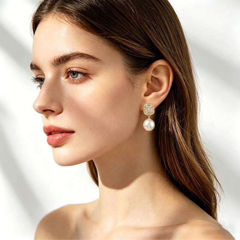 Gold-Plated Silver Needle Freshwater Pearl Flower Earrings - Elegant French Light Luxury for Women