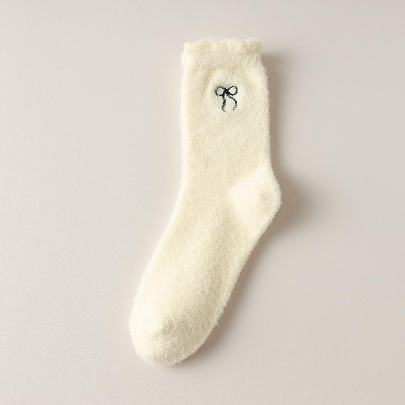 Kawaii Nœud Papillon Style Ballet Épaissir Velours Corail Sol Mignon Chaussettes Peluche Hiver Maison Sommeil Thermique Couleur Unie Mi-mollet